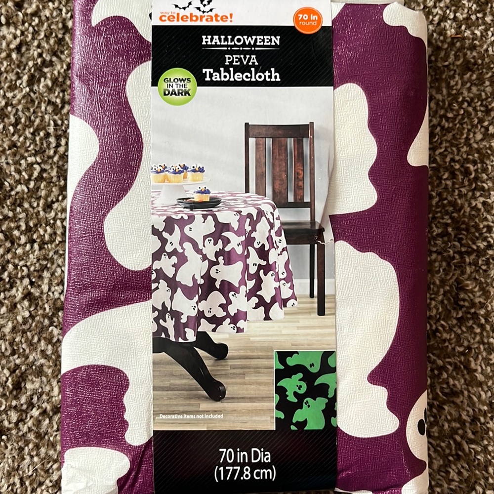 Round Purple with white ghost glow in the dark table cloth